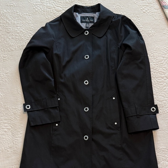 London Fog Jackets & Blazers - London Fog Black Single-Breasted Raincoat Trench Coat with Metal-Trim Buttons